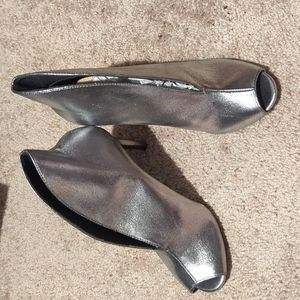 Silver Christian Siriano heels, size 6 1/2